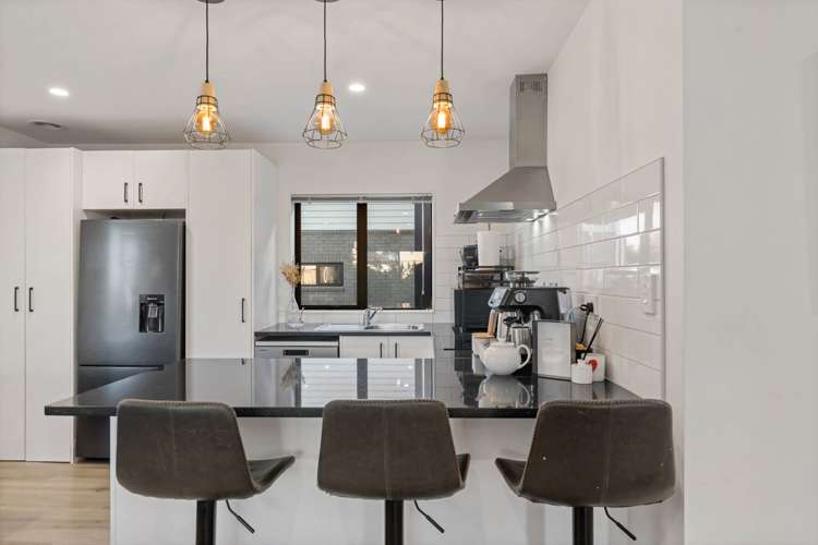 63 Black Beech Crescent Takanini_5