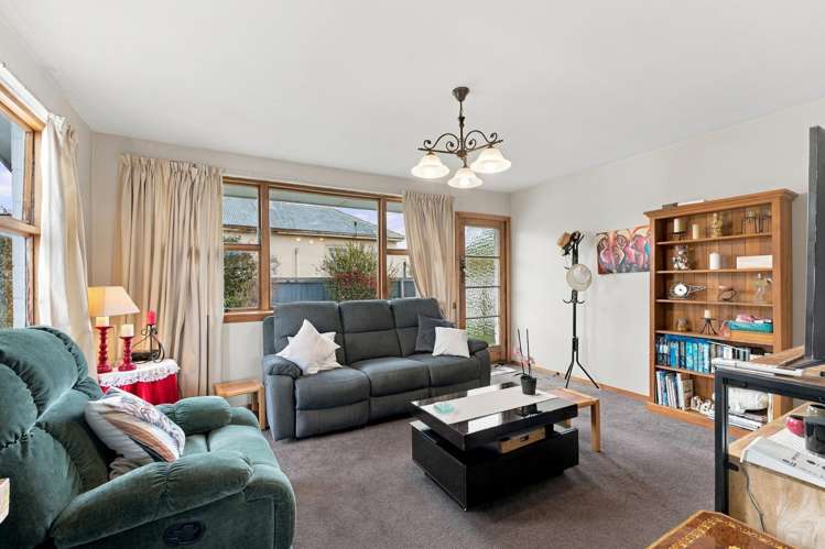 2/70 Shakespeare Road Waltham_1