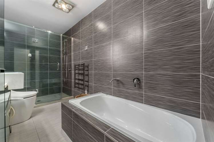 9 Gwendoline Avenue Te Atatu Peninsula_17