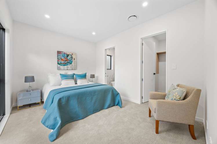 12 & 14 Furlough Road Opaheke_12