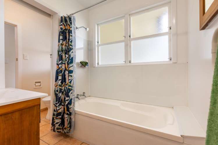 82 Guy Street Dannevirke_14