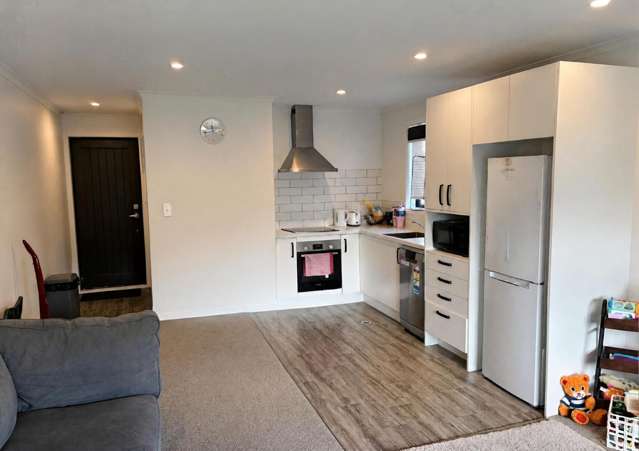 2/4 Searancke Place 10458_2