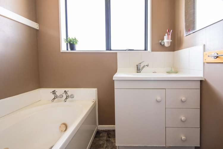 28 Peppertree Glade Kelvin Grove_12