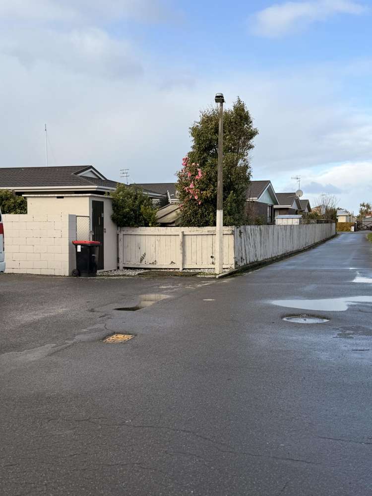 22 Avenal Street Avenal_11