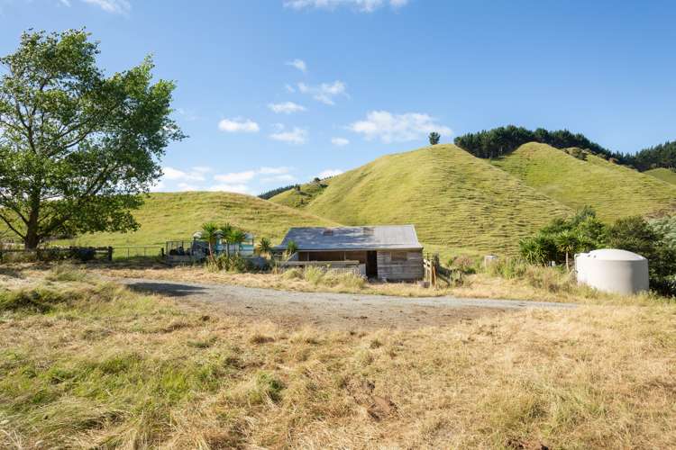 1595 Waingaro Road Glen Massey_14