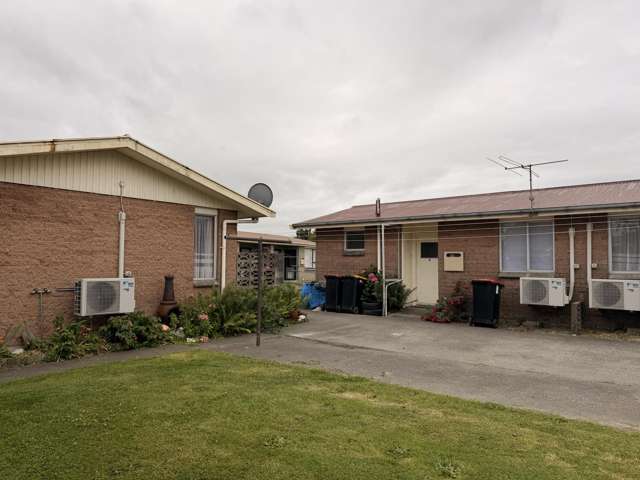 1-12/71 Main Street Mataura_3