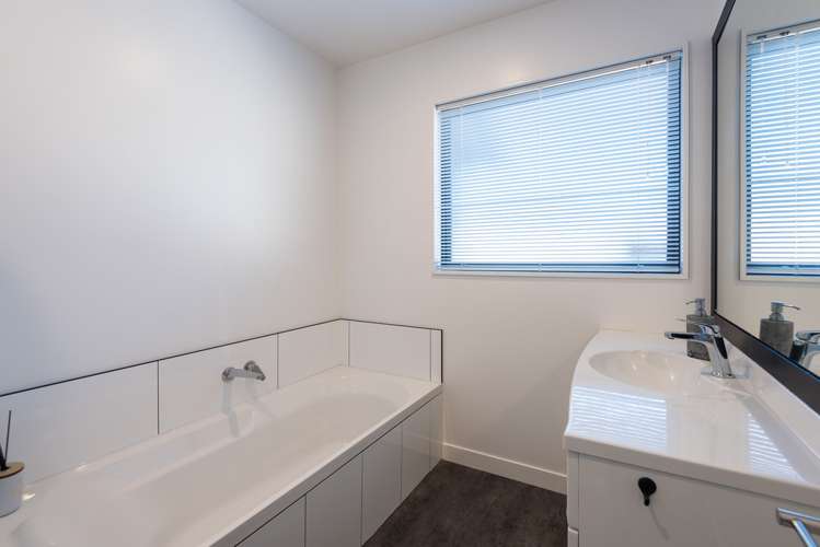 17 Snowberry Street Albert Town_13