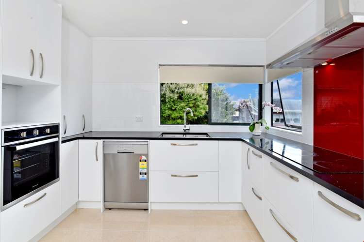 3/10 Arran Road Browns Bay_9