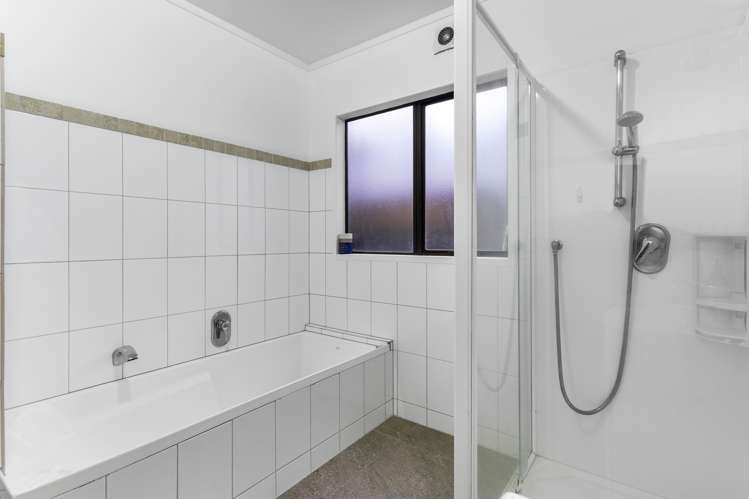 2/58 Aeroview Drive Beach Haven_13