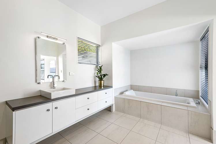 358 Waikawa Road Waikawa_5