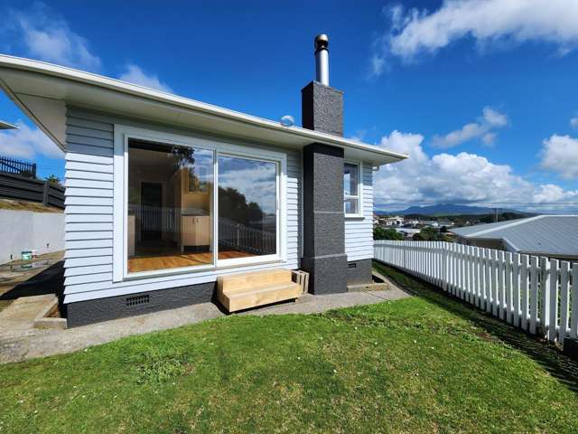 Newly Renovated 3-Bedroom Home with Mountain Views & Modern Comfort