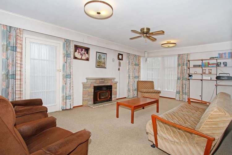 8 Maybelle Place Kelston_6