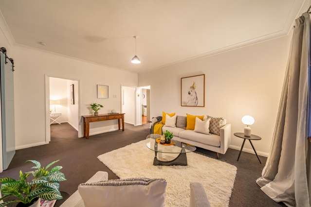 53 Palmer Crescent Silverstream_1