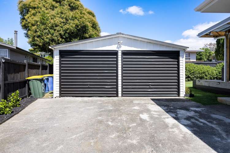 8 Camphora Place Ranui_17