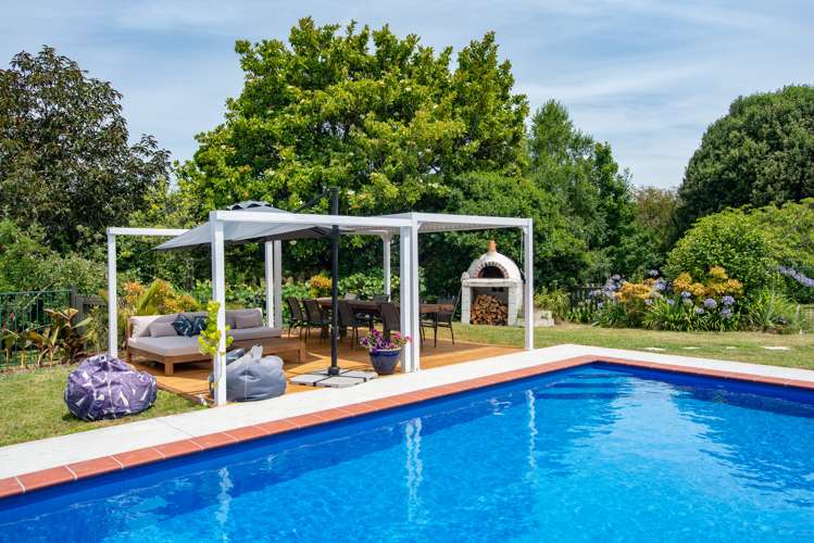 20 Deakin Place Clive_21