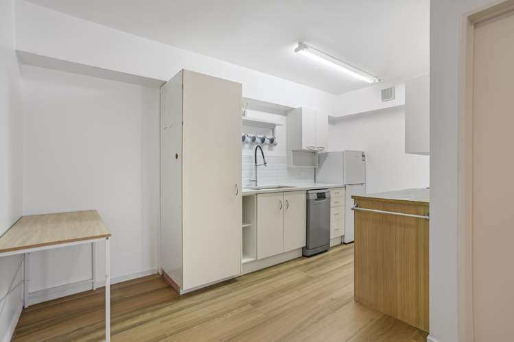 7A/10 Airborne Road Albany_8