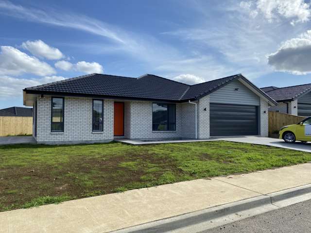 House for Rent - 4 Bedrooms, 2 Bathrooms, Open Plan Kitchen, Dining and Lounge