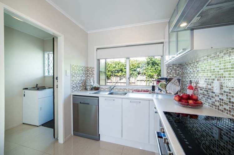 2/96 Titirangi Road New Lynn_6