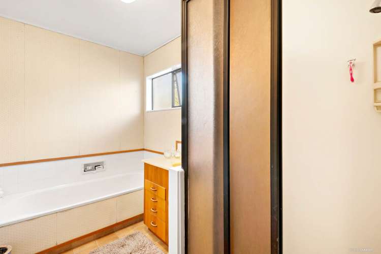 2/203 Lake Road Belmont_13