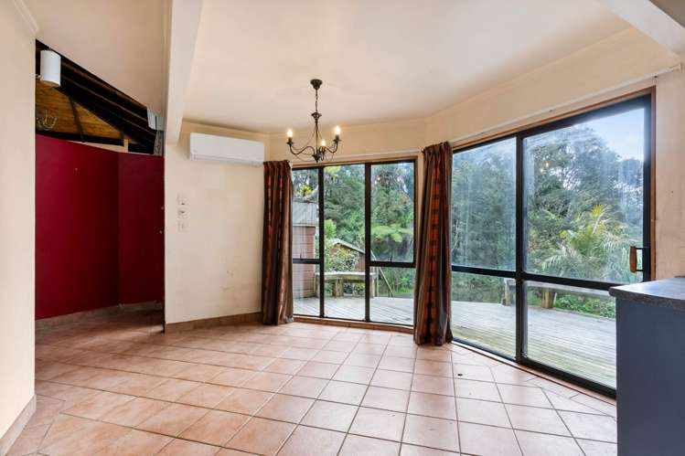 416 Scenic Drive Waiatarua_11