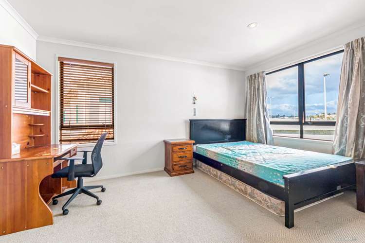 5 Villa Court Eastern Beach_9