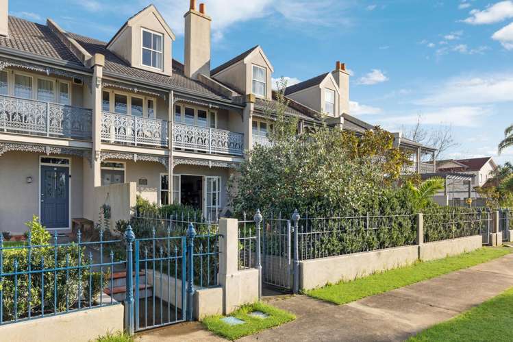 8 Leneford Drive_0