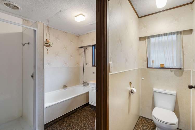 32 Triangle Road Massey_19