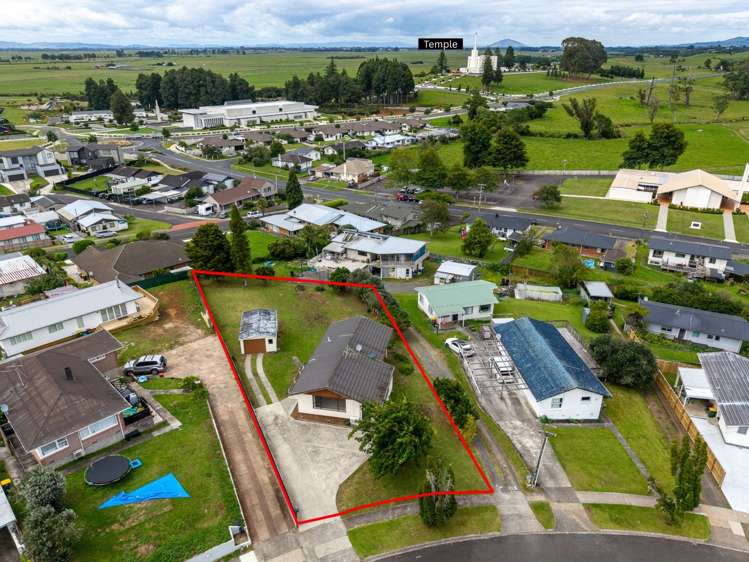 16 Cowley Drive Temple View_13