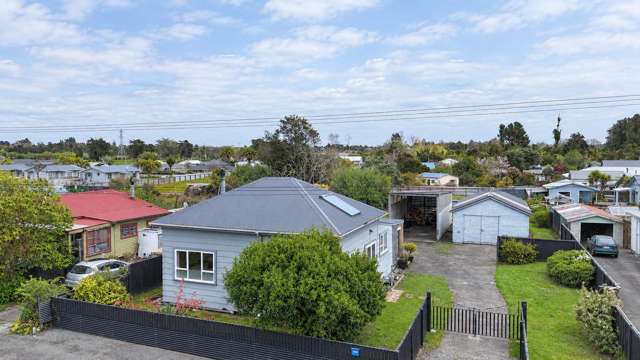 Spacious Home With Plenty of Garaging