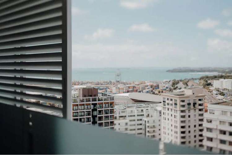 2112/10 Waterloo Quadrant Auckland Central_12