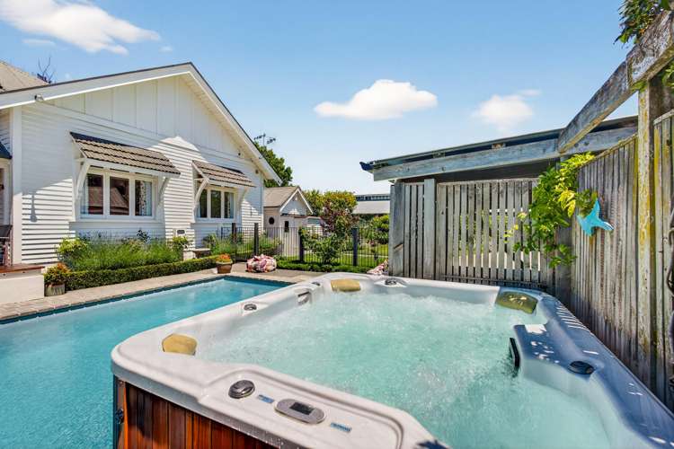 503 King Street South Hastings_24