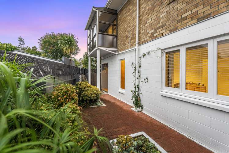 2/66 Fowlds Avenue_1