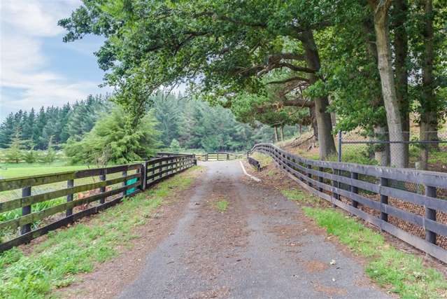 5 Old Windsor Lane Bottle Lake_3