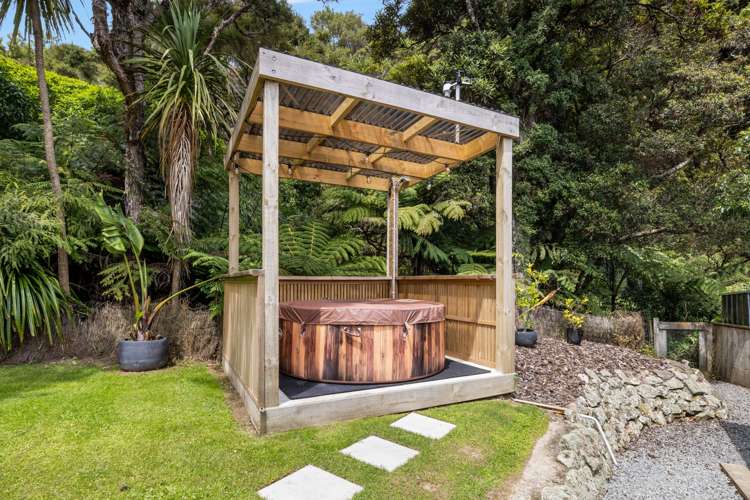 239 Whites Line East Waiwhetu_15