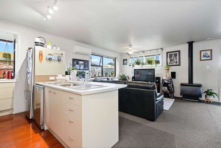 37 Pulham Crescent Queenwood_4