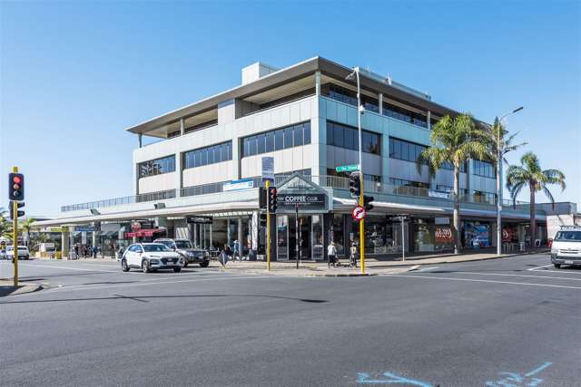 Shop 4/1-7 The Strand Takapuna_2