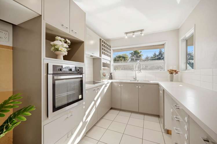 1 Cyclarama Crescent Massey_3