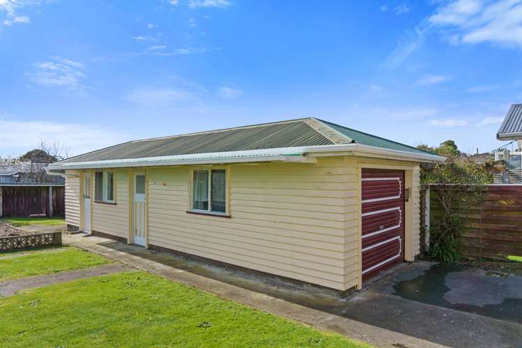 17 Atmore Avenue Otaki_16