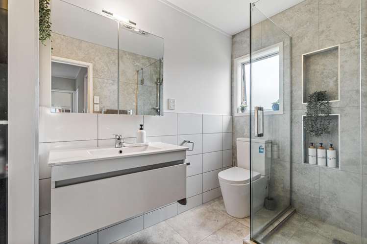 18 Dawnhaven Drive Te Atatu Peninsula_16