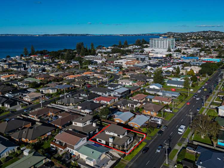 135 Centreway Road Orewa_20