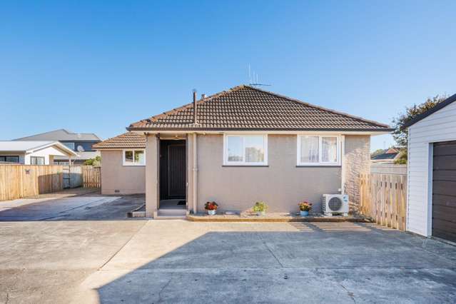 Double Glazing, Large Garage & Generous Backyard
