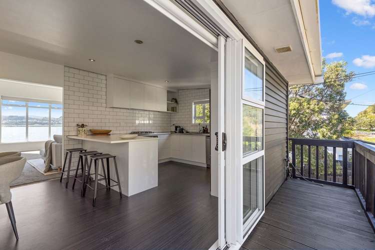 277 Queens Drive Lyall Bay_11