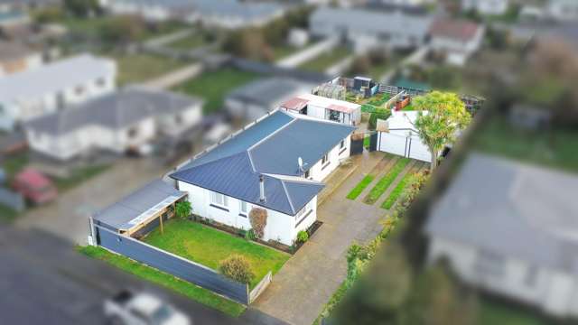 Five Bedroom Family Home!