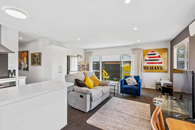 2/192 Woodham Road Linwood_4