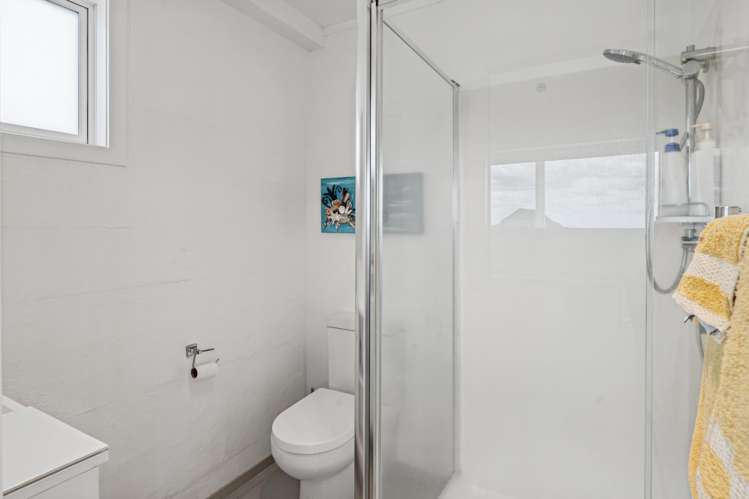 17 Seaview Road Otumoetai_17