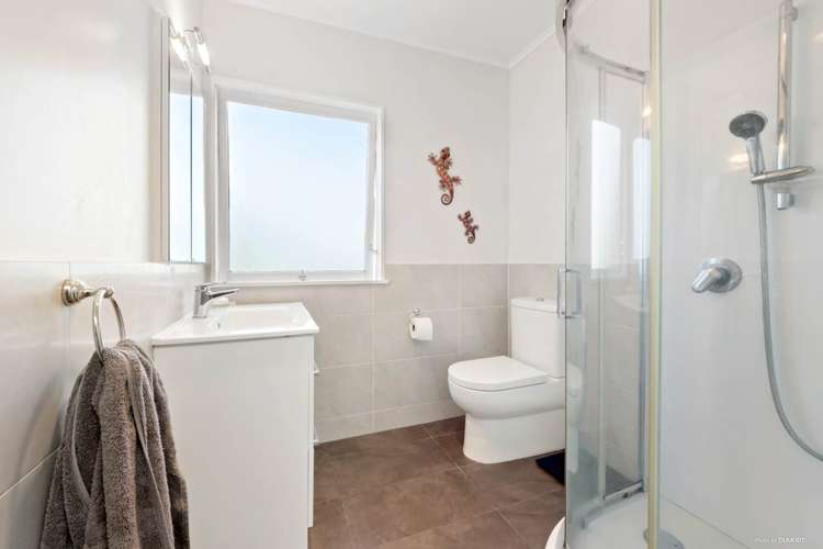 75 Lynbrooke Avenue Blockhouse Bay_13