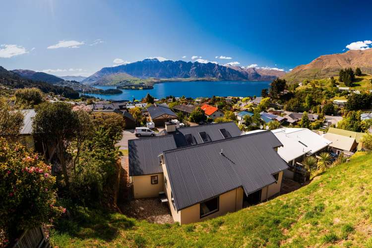 22 Greenstone Place Fernhill/Sunshine Bay_7