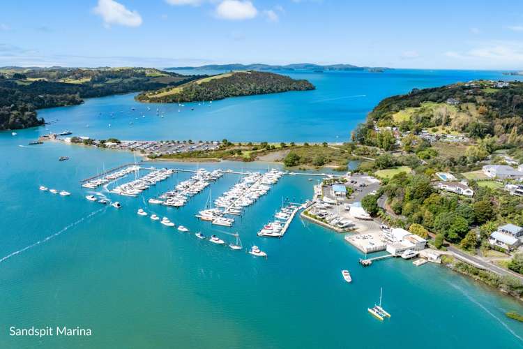 37 Brick Bay Drive Sandspit_32