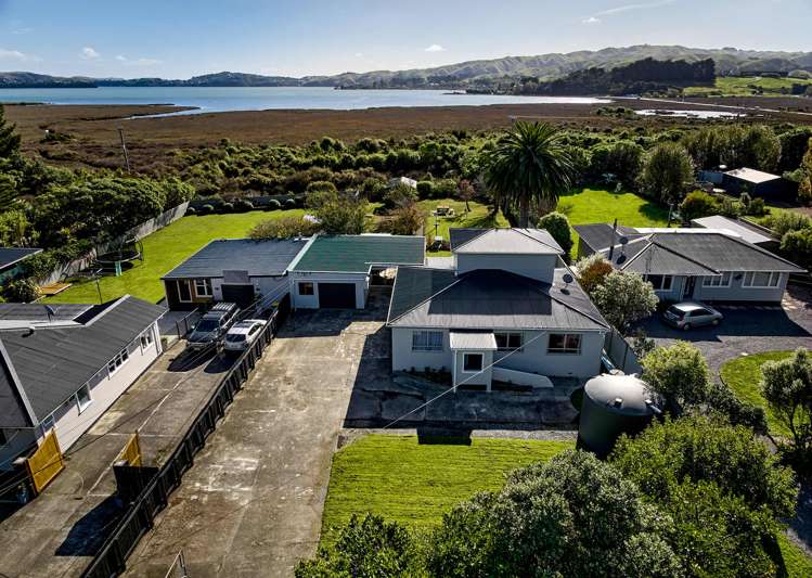 25 Paekakariki Hill Road Pauatahanui Porirua City Houses for Sale