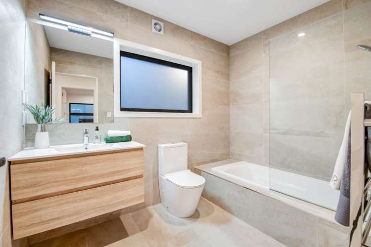 31 Churchill Road Murrays Bay_26